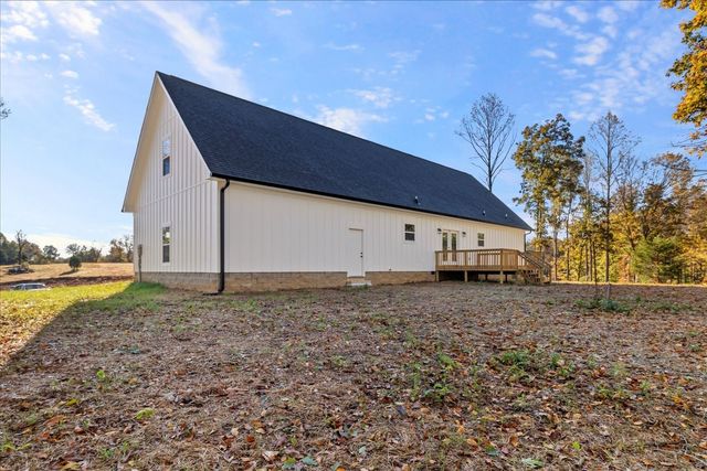 975 Weakley Creek Road, Lawrenceburg, TN 38464