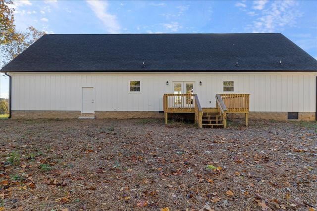 975 Weakley Creek Road, Lawrenceburg, TN 38464