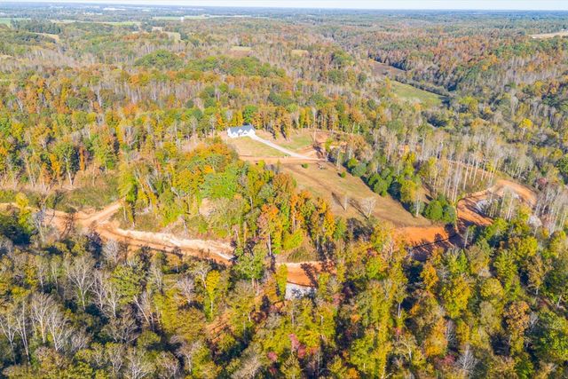975 Weakley Creek Road, Lawrenceburg, TN 38464