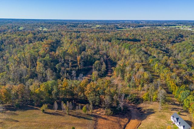 975 Weakley Creek Road, Lawrenceburg, TN 38464