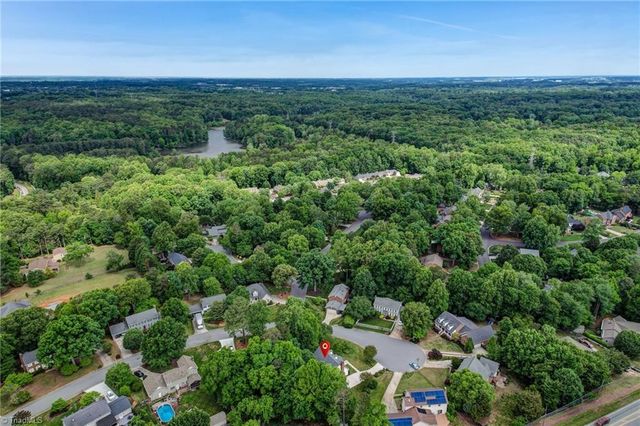 200 Stafford Oak Drive, Jamestown, NC 27282