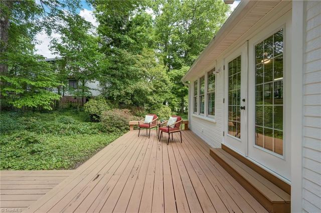 200 Stafford Oak Drive, Jamestown, NC 27282