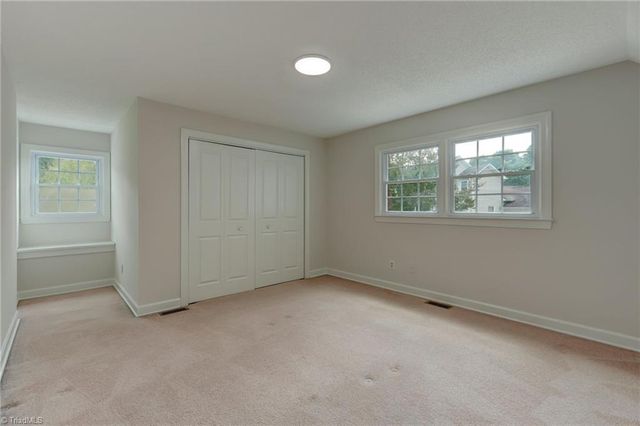 200 Stafford Oak Drive, Jamestown, NC 27282