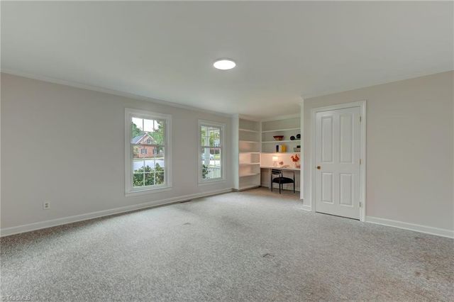 200 Stafford Oak Drive, Jamestown, NC 27282