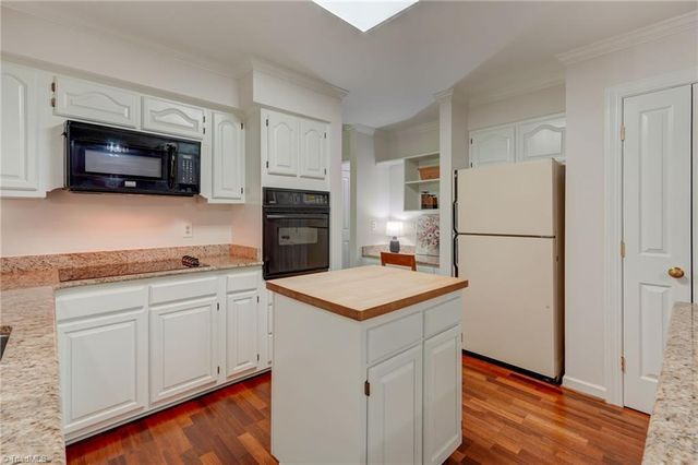 200 Stafford Oak Drive, Jamestown, NC 27282