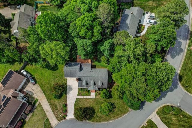 200 Stafford Oak Drive, Jamestown, NC 27282
