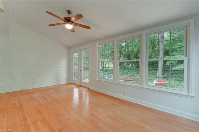 200 Stafford Oak Drive, Jamestown, NC 27282