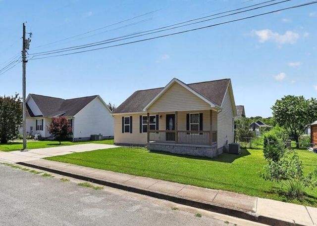 419 W 2nd Street, Jasper, TN 37347
