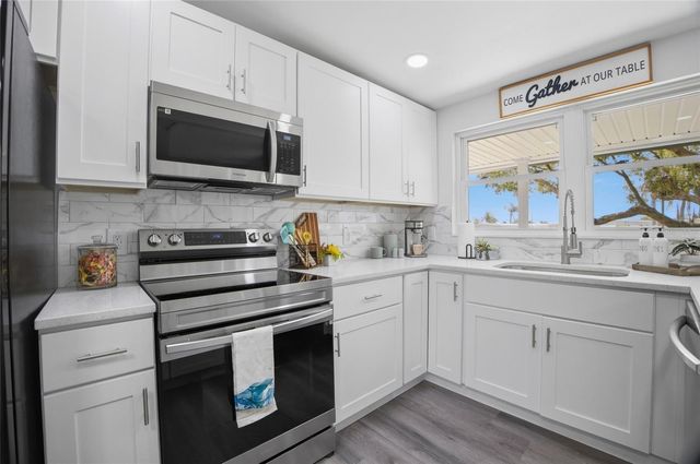 1511 4TH STREET SW, Largo, FL 33770