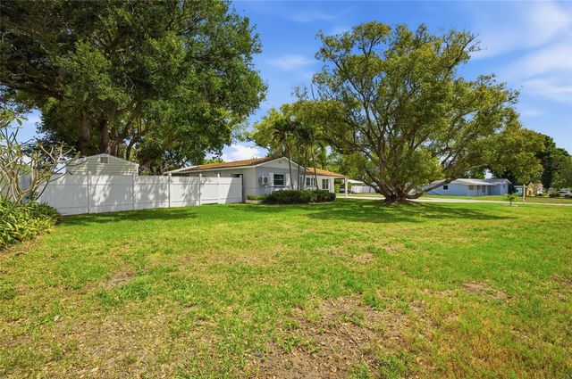1511 4TH STREET SW, Largo, FL 33770