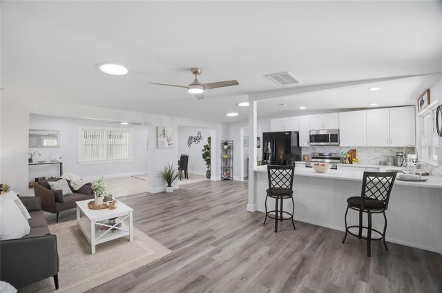1511 4TH STREET SW, Largo, FL 33770