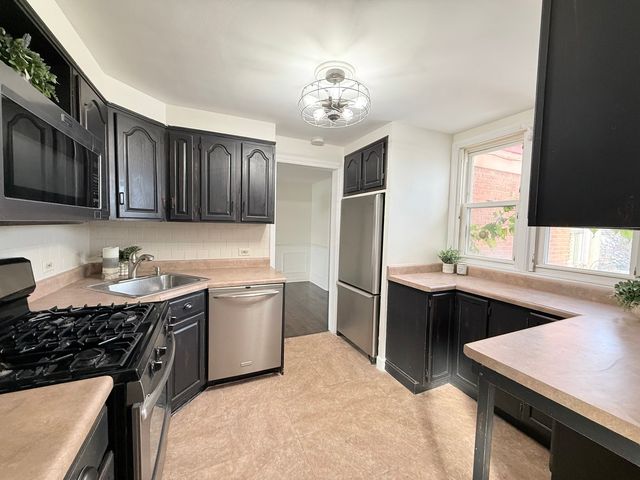 3333 S 58th Court, Cicero, IL 60804