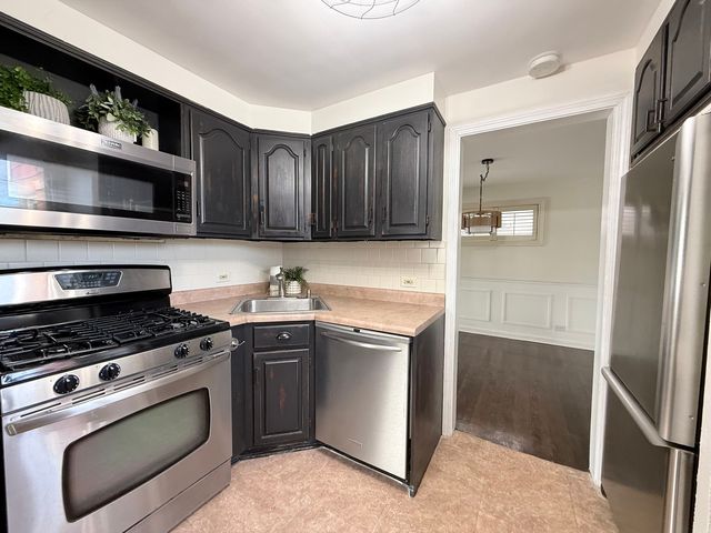 3333 S 58th Court, Cicero, IL 60804