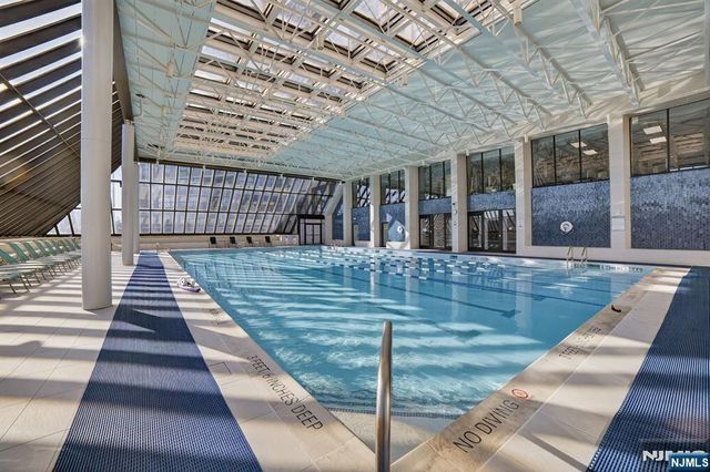 7002 JFK Blvd E 42B, Guttenberg, NJ 07093