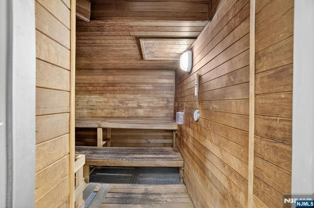 7002 JFK Blvd E 42B, Guttenberg, NJ 07093