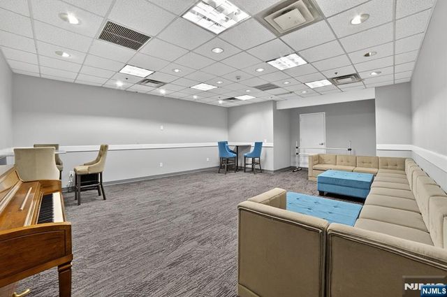 7002 JFK Blvd E 42B, Guttenberg, NJ 07093