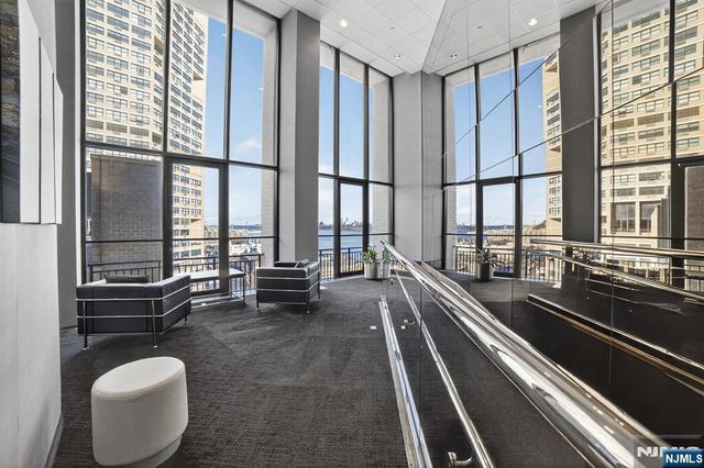 7002 JFK Blvd E 42B, Guttenberg, NJ 07093