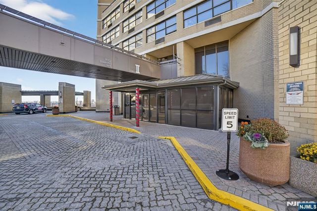 7002 JFK Blvd E 42B, Guttenberg, NJ 07093