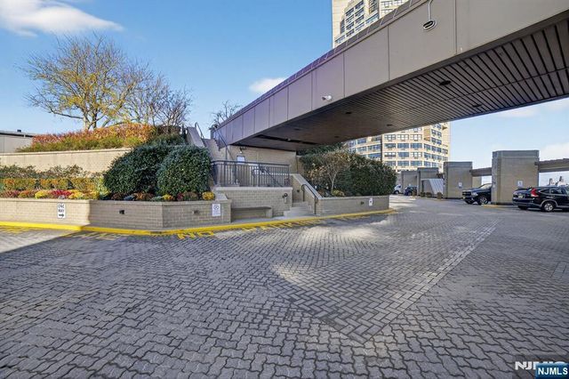 7002 JFK Blvd E 42B, Guttenberg, NJ 07093