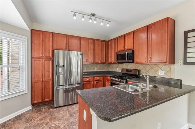 203 Valley Crossing, Canton, GA 30114
