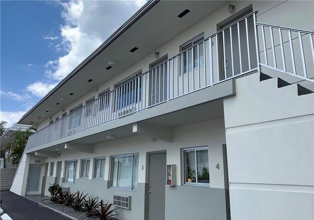 2830 NE 30th Place 2, Fort Lauderdale, FL 33306