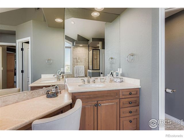 9410 S Silent Hills Drive, Lone Tree, CO 80124