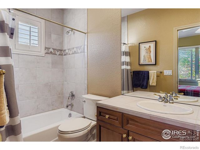 9410 S Silent Hills Drive, Lone Tree, CO 80124