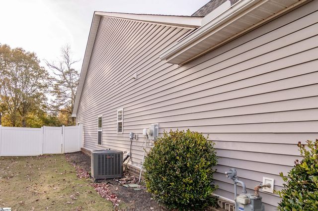 1035 Drakes Crossing, Anderson, SC 29625