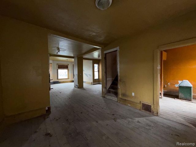 2546 W Forest Avenue, Detroit, MI 48208