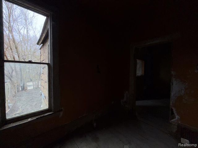 2546 W Forest Avenue, Detroit, MI 48208