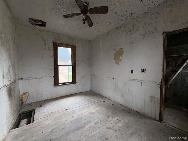 2546 W Forest Avenue, Detroit, MI 48208