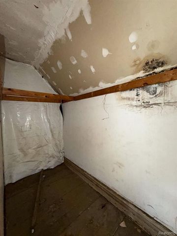 2546 W Forest Avenue, Detroit, MI 48208