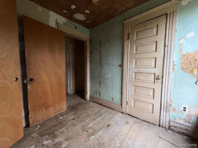 2546 W Forest Avenue, Detroit, MI 48208