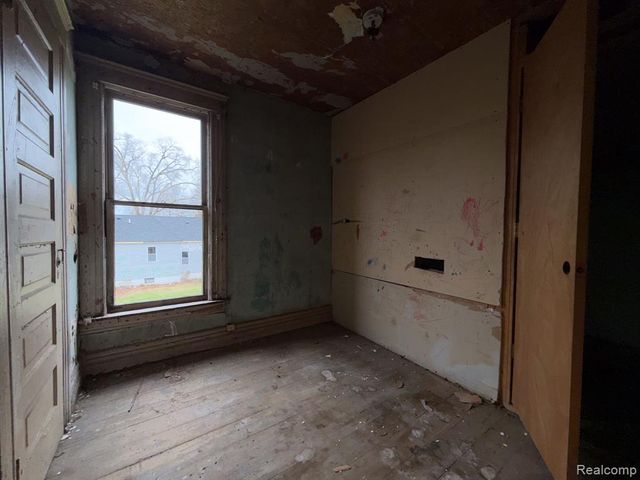 2546 W Forest Avenue, Detroit, MI 48208