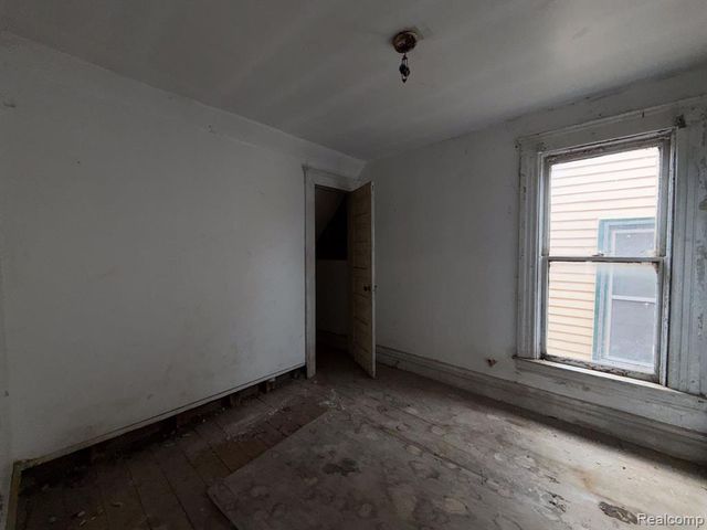 2546 W Forest Avenue, Detroit, MI 48208