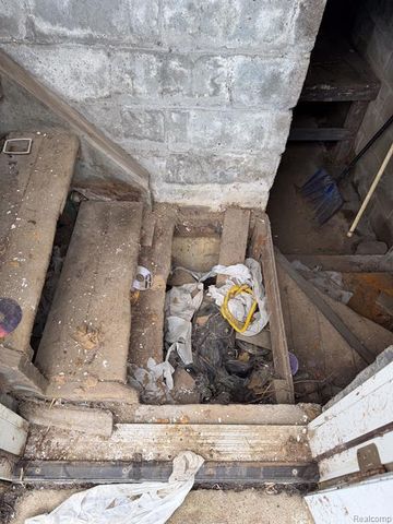 2546 W Forest Avenue, Detroit, MI 48208