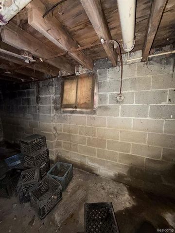 2546 W Forest Avenue, Detroit, MI 48208