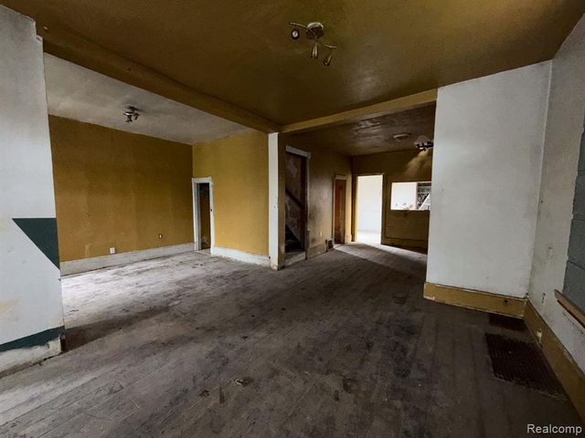 2546 W Forest Avenue, Detroit, MI 48208