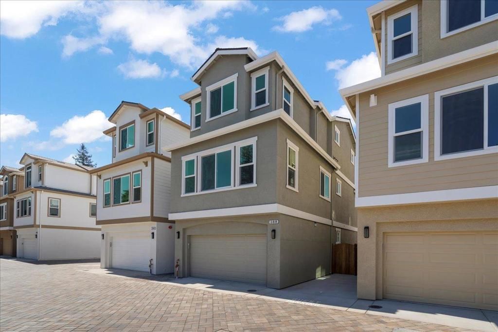 Image 4 of property listing at 188 W Rincon Avenue, Campbell, CA 95008