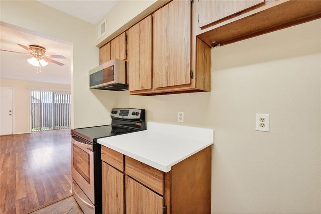 3919 Fairmont Parkway 195, Pasadena, TX 77504
