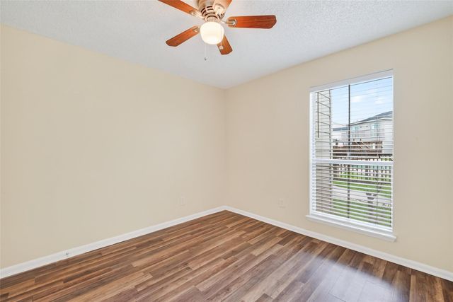 3919 Fairmont Parkway 195, Pasadena, TX 77504