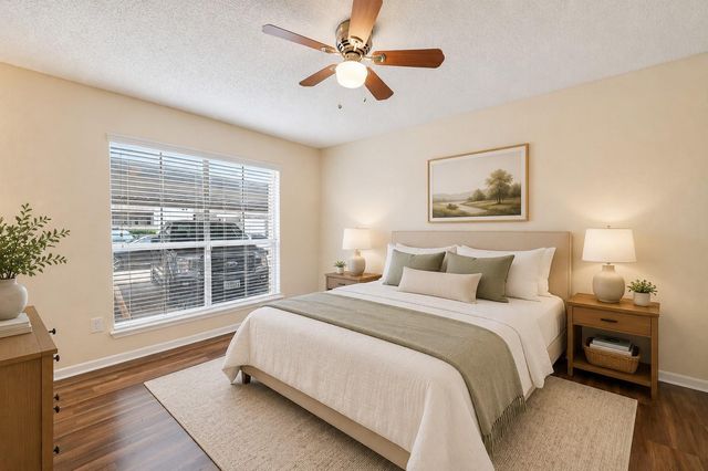 3919 Fairmont Parkway 195, Pasadena, TX 77504