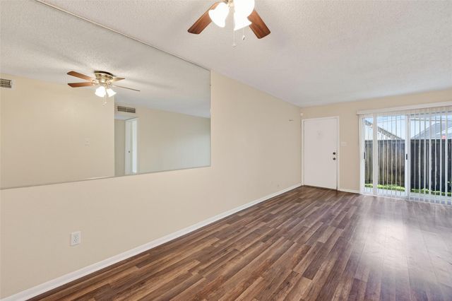 3919 Fairmont Parkway 195, Pasadena, TX 77504