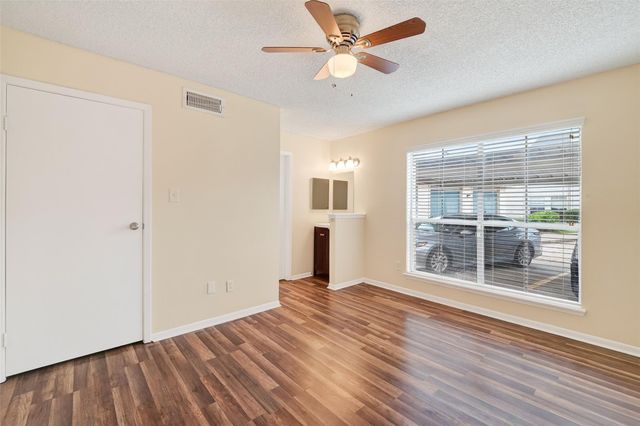 3919 Fairmont Parkway 195, Pasadena, TX 77504