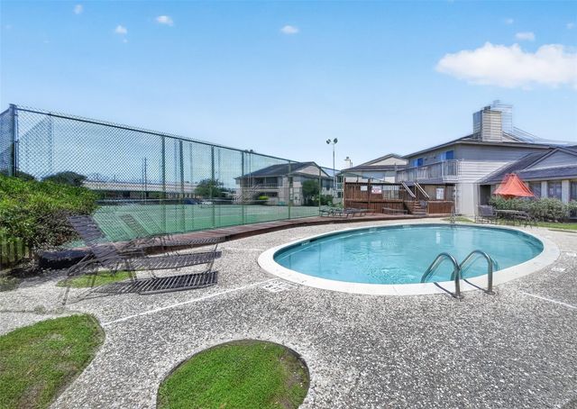 3919 Fairmont Parkway 195, Pasadena, TX 77504