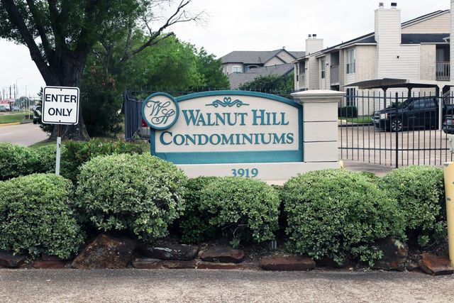 3919 Fairmont Parkway 195, Pasadena, TX 77504