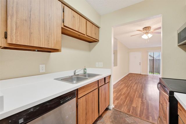 3919 Fairmont Parkway 195, Pasadena, TX 77504