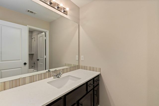 6014 Lake Bridge Lane, Manvel, TX 77578