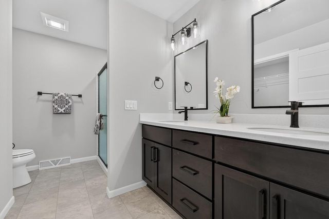 5998 Lillie CIRCLE, Racine, WI 53402