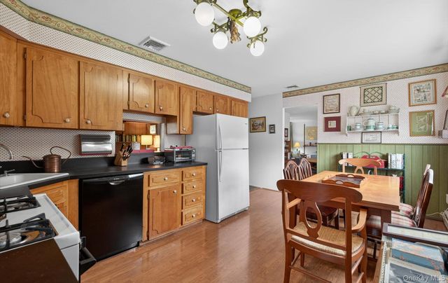 57 Knott Drive, Glen Cove, NY 11542